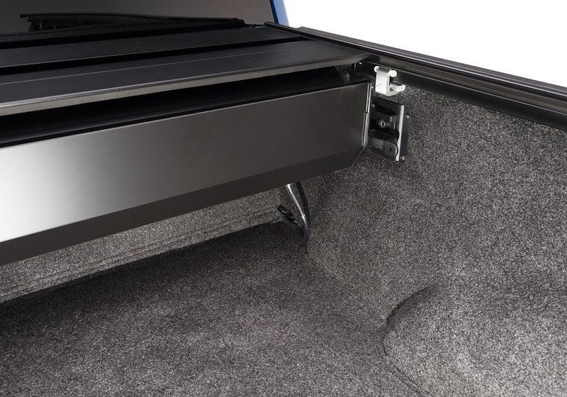 RealTruck RetraxONE MX Manual Retractable Tonneau Cover - 60373