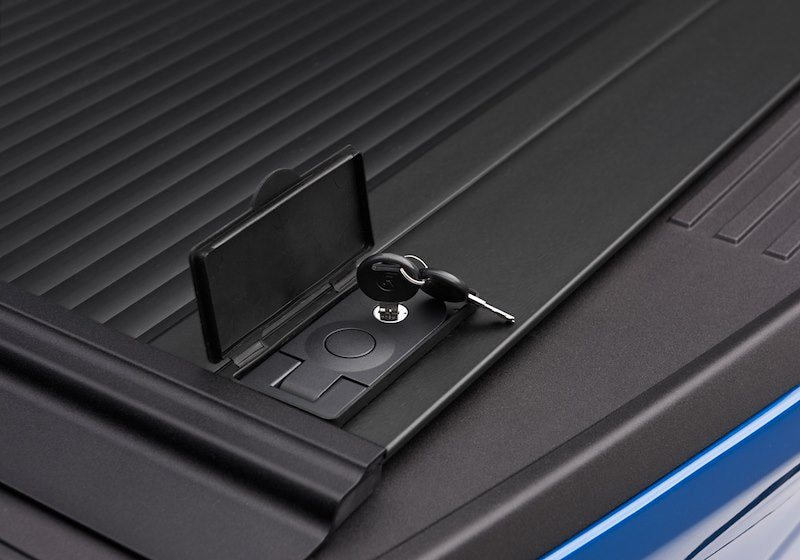RealTruck RetraxONE MX Manual Retractable Tonneau Cover - 60731