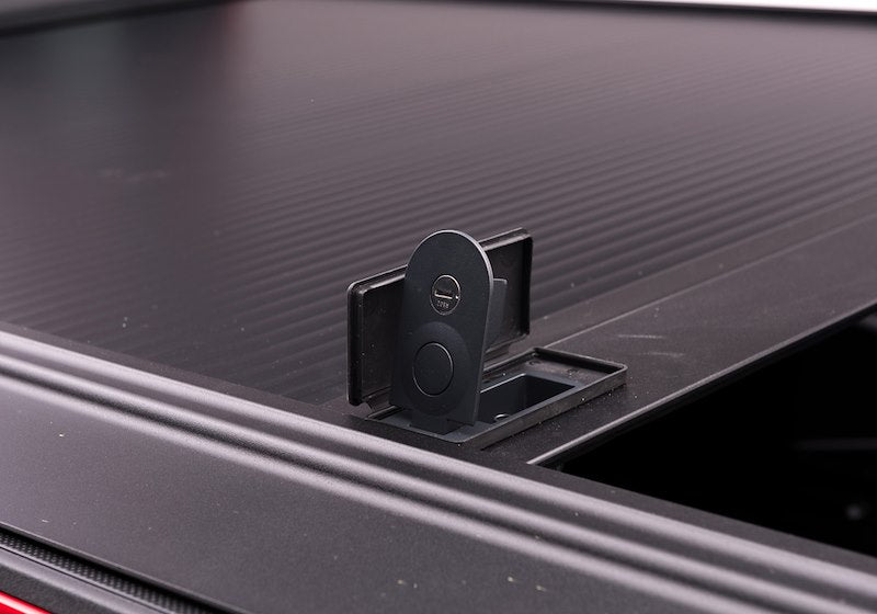 RealTruck RetraxONE MX Manual Retractable Tonneau Cover - 60841