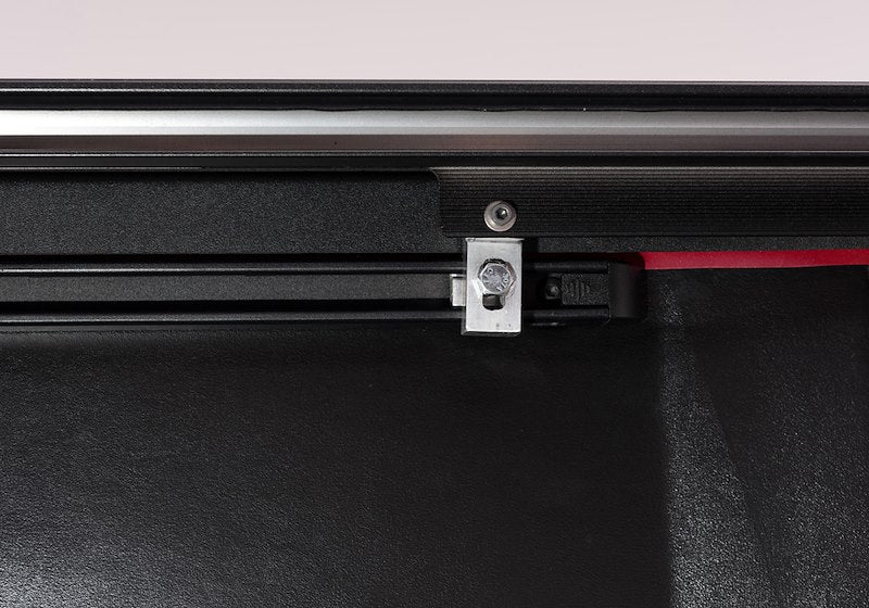RealTruck RetraxONE MX Manual Retractable Tonneau Cover - 60861