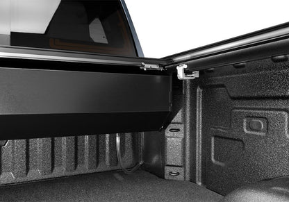 RealTruck RetraxPRO MX Manual Retractable Tonneau Cover