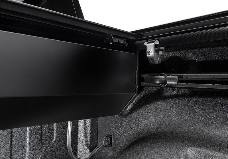 RealTruck RetraxPRO MX Manual Retractable Tonneau Cover - 80461