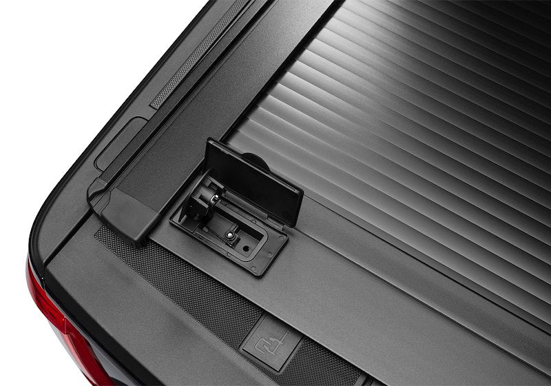 RealTruck RetraxONE XR Manual Retractable Tonneau Cover w/ T-Slot Rails - T-60378