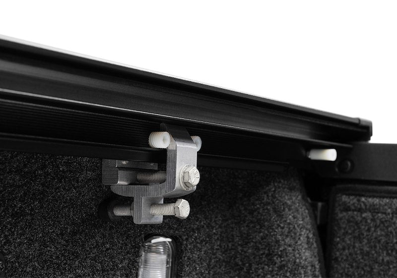 RealTruck RetraxONE XR Manual Retractable Tonneau Cover w/ T-Slot Rails - T-60378