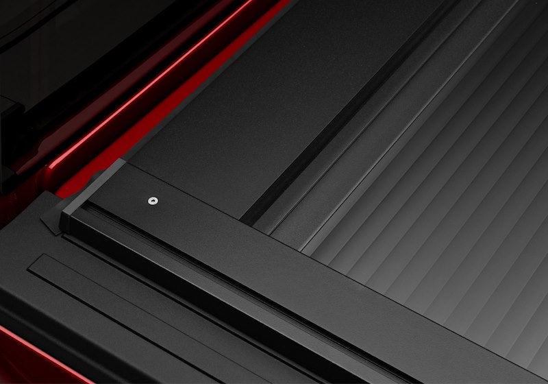 RealTruck RetraxONE XR Manual Retractable Tonneau Cover w/ T-Slot Rails - T-60462