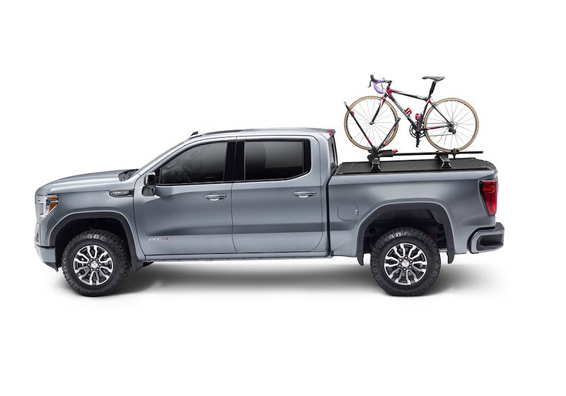RealTruck RetraxONE XR Manual Retractable Tonneau Cover w/ T-Slot Rails - T-60481
