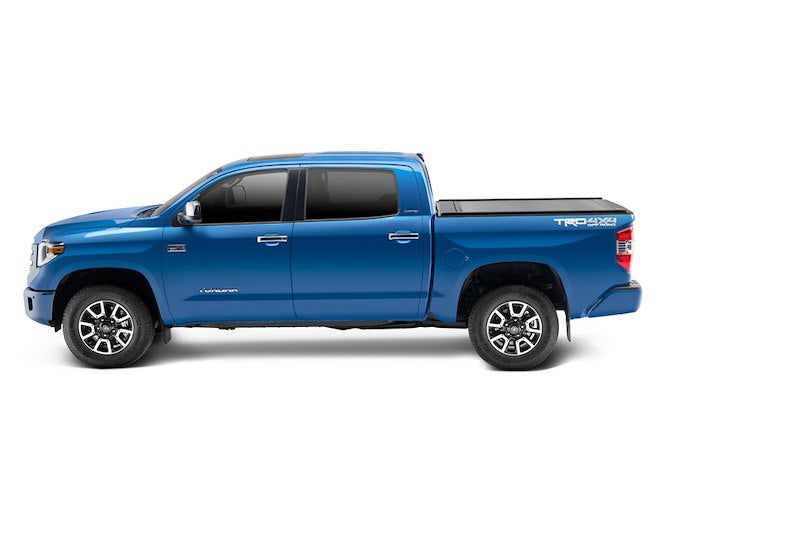 RealTruck RetraxONE XR Manual Retractable Tonneau Cover w/ T-Slot Rails - T-60841