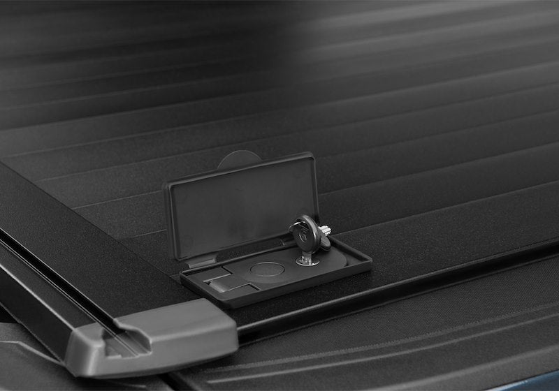 RealTruck RetraxPRO XR Manual Retractable Tonneau Cover w/ T-Slot Rails - T-80484