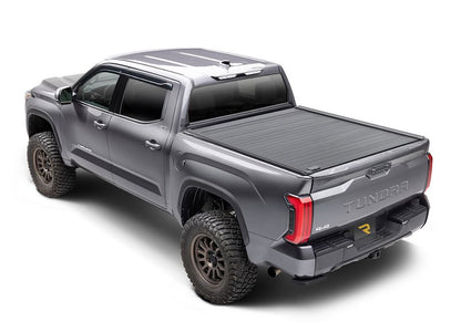RealTruck RetraxPRO XR Manual Retractable Tonneau Cover w/ T-Slot Rails - T-80861