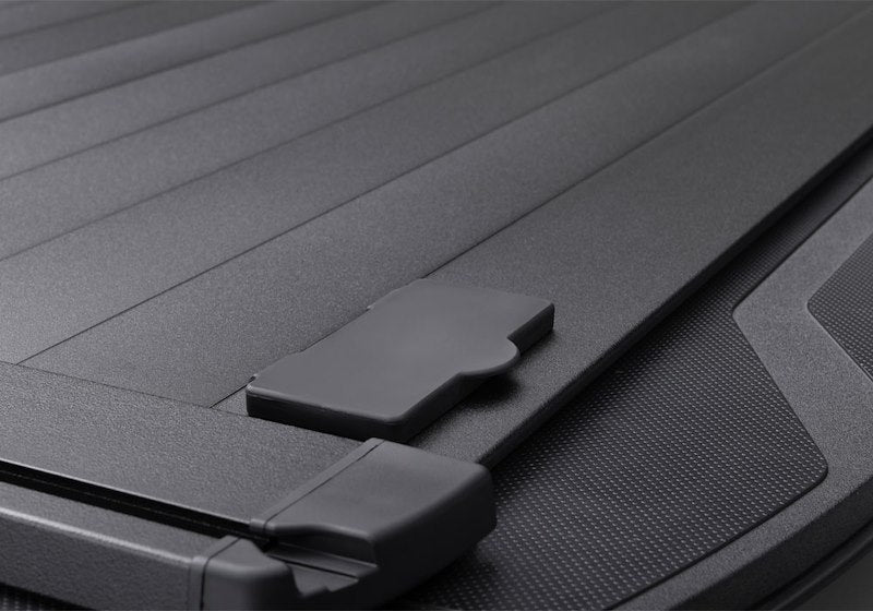 RealTruck RetraxPRO XR Manual Retractable Tonneau Cover w/ T-Slot Rails - T-80861