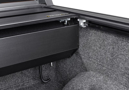 RealTruck RetraxPRO XR Manual Retractable Tonneau Cover w/ T-Slot Rails - T-80861