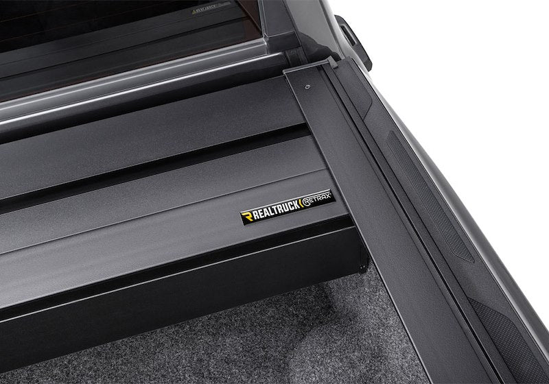 RealTruck RetraxPRO XR Manual Retractable Tonneau Cover w/ T-Slot Rails - T-80861